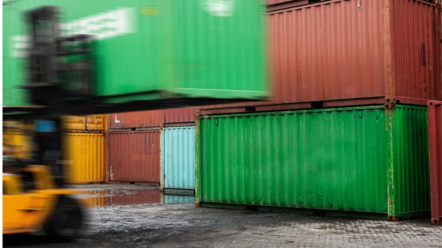 Cont SOC là gì trong xuất nhập khẩu? Phân biệt SOC và COC?